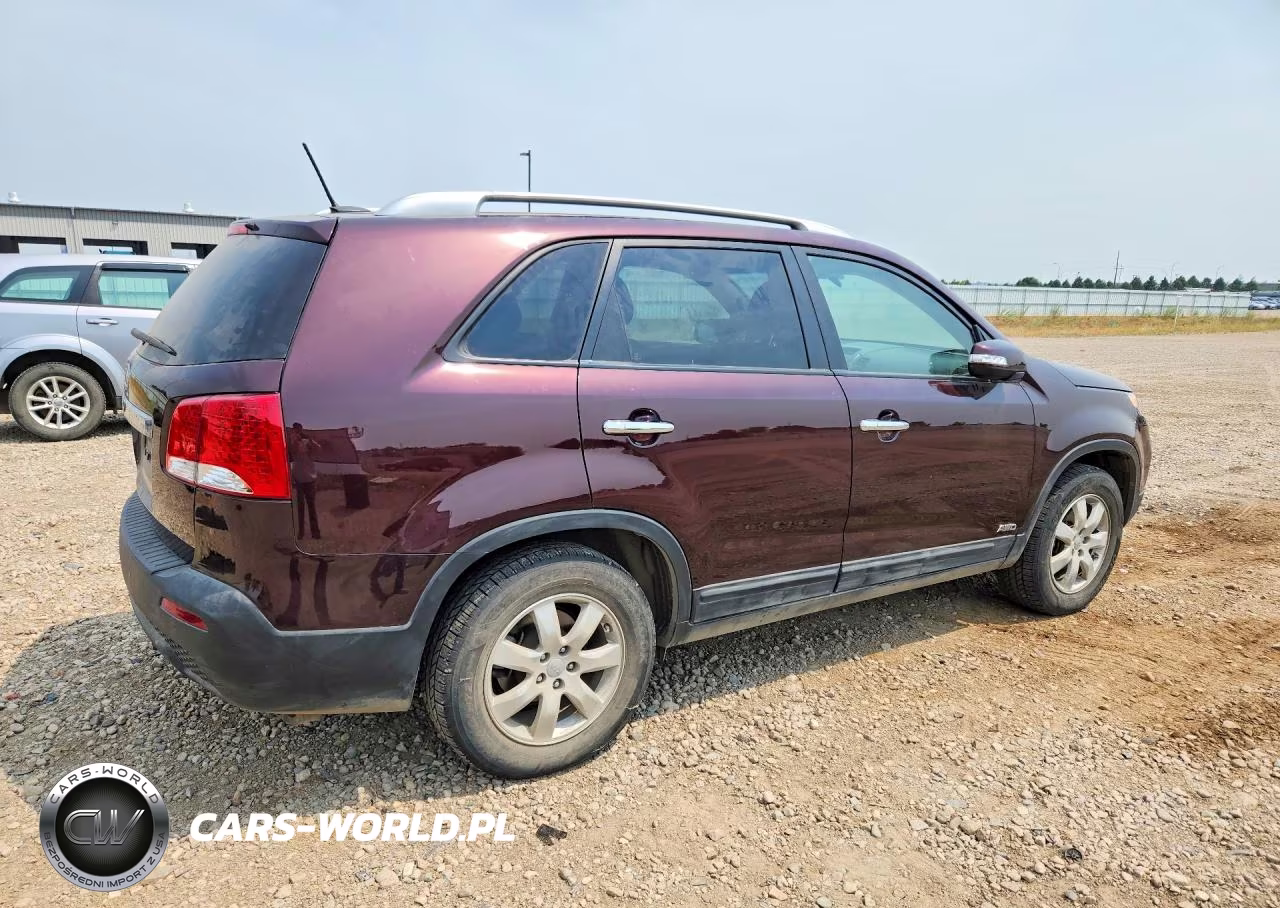2013 Kia Sorento Lx VIN:5XYKTCA65DG351474 - 3