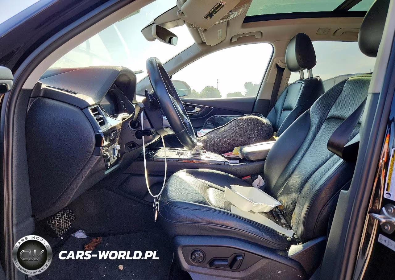 2017 Audi Q7 Prestige VIN:WA1VAAF72HD000223 - 7