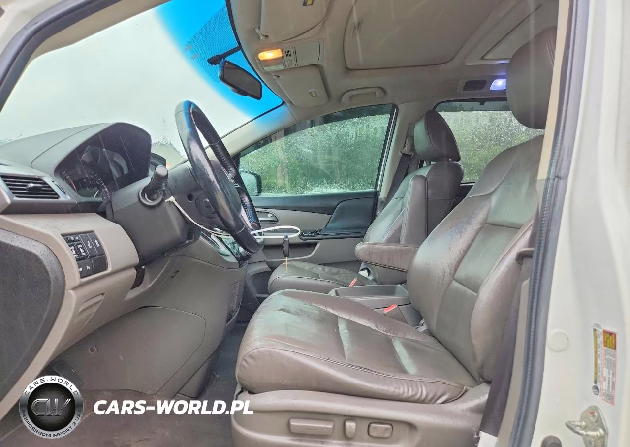 2012 Honda Odyssey Touring VIN:5FNRL5H98CB118897 - 7