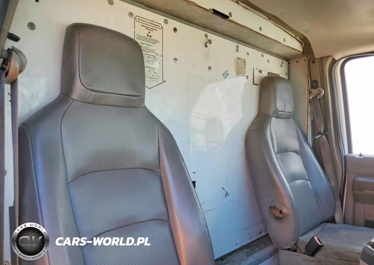 2010 Ford Econoline E350 Super Duty Cutaway Van VIN:1FDWE3FLXADA33561 - 11