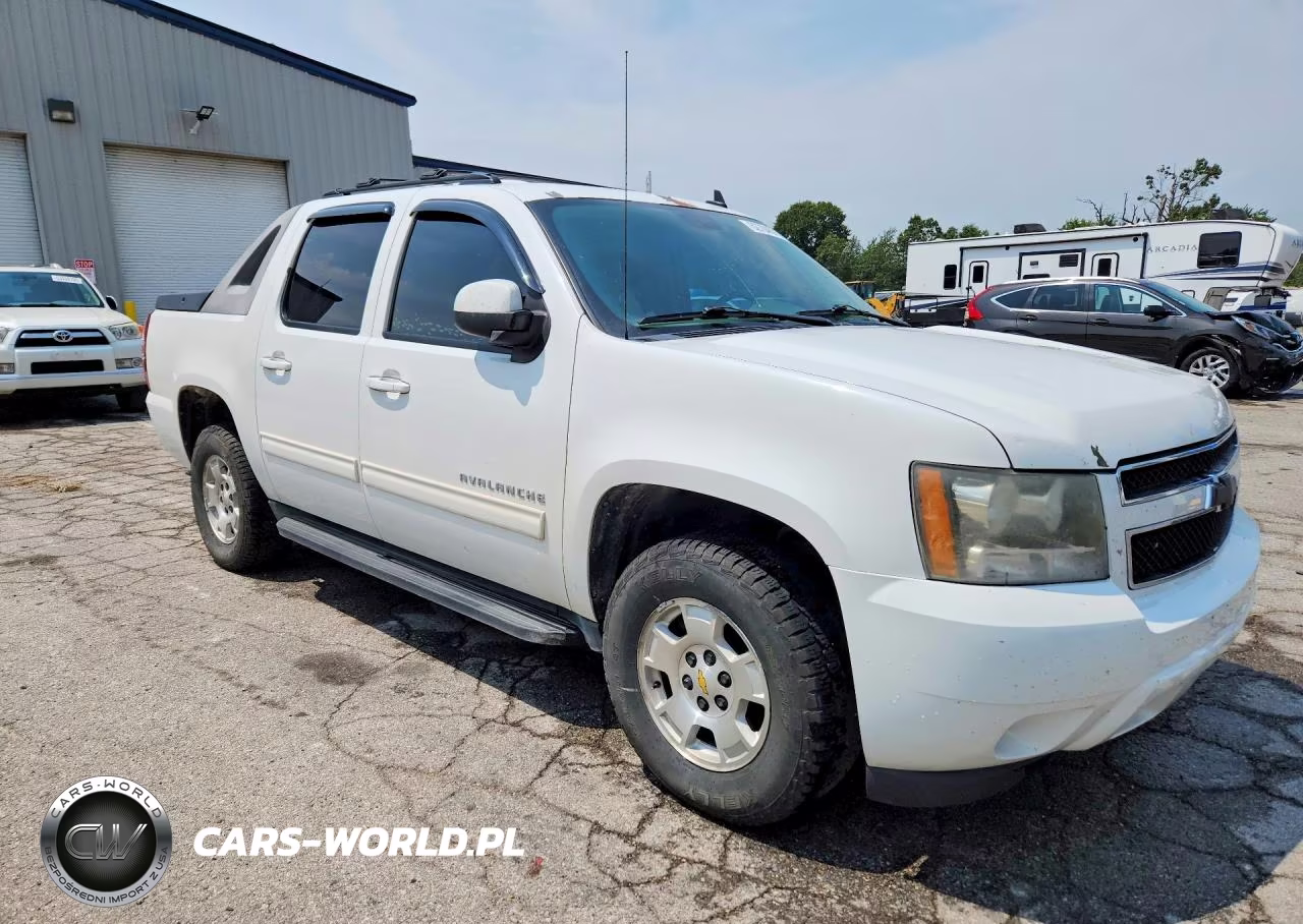 2011 Chevrolet Avalanche Ls VIN:3GNTKEE31BG363694 - 4