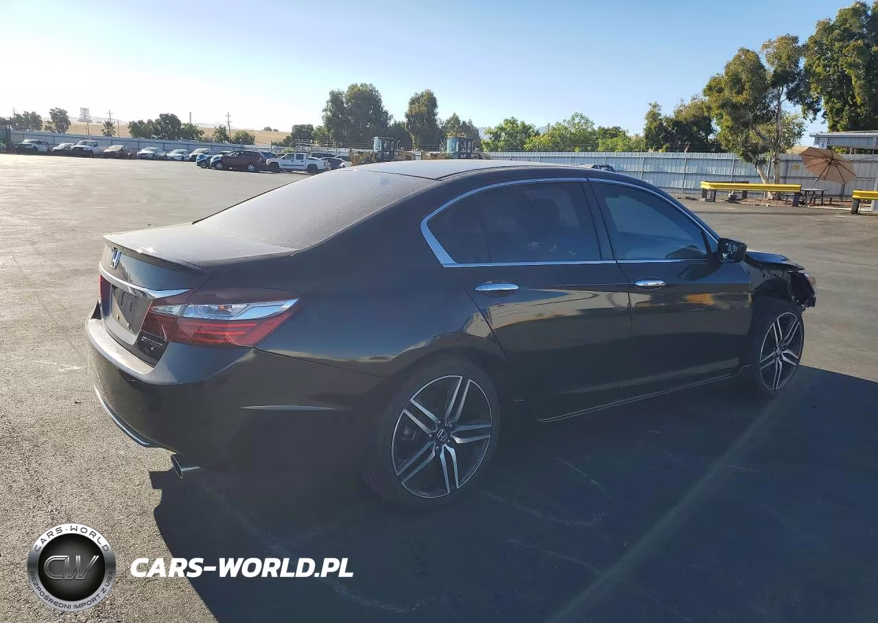 2016 Honda Accord Sport VIN:1HGCR2F68GA136702 - 3
