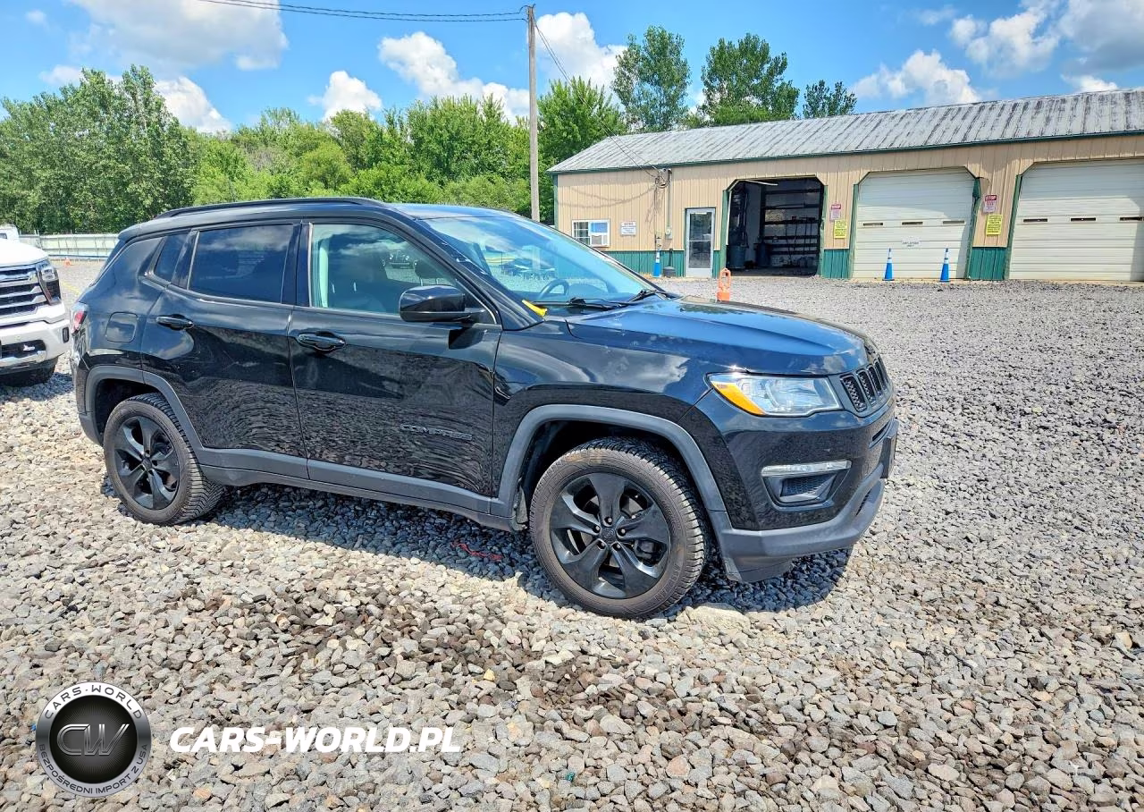 2020 Jeep Compass Latitude VIN:3C4NJDBB4LT117614 - 4