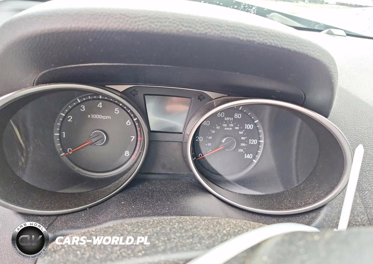 2011 Hyundai Tucson VIN:KM8JUCAC9BU205827 - 9