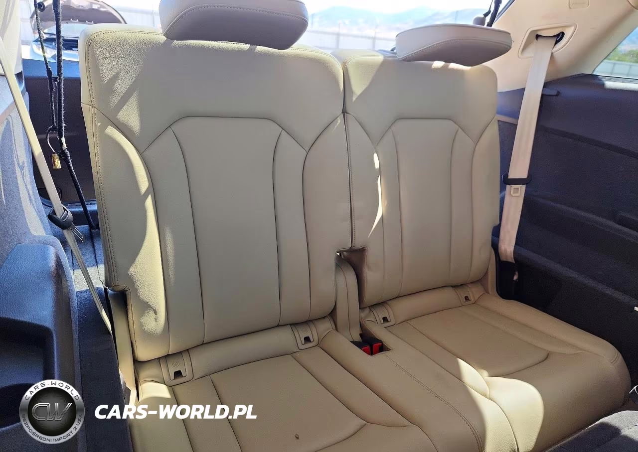 2018 Audi Q7 Premium Plus VIN:WA1LAAF71JD023019 - 10