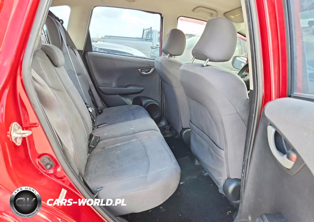 2013 Honda Fit VIN:JHMGE8H39DC013720 - 10