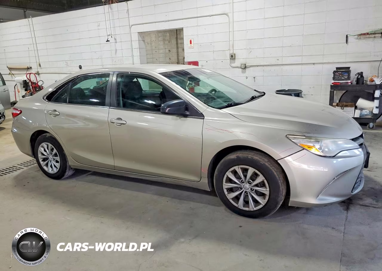 2016 Toyota Camry Le VIN:4T4BF1FKXGR523522 - 4