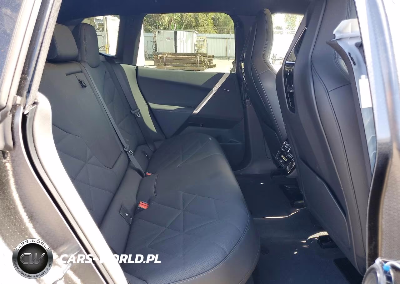 2024 BMW Ix xDrive50 VIN:WB523CF05RCR12168 - 11
