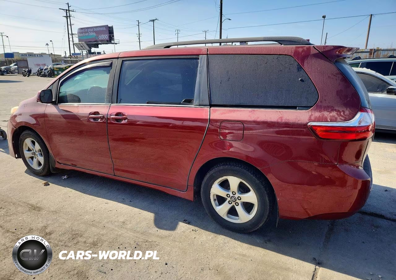 2019 Toyota Sienna Le 7 Passenger VIN:5TDKZ3DC4KS995788 - 2