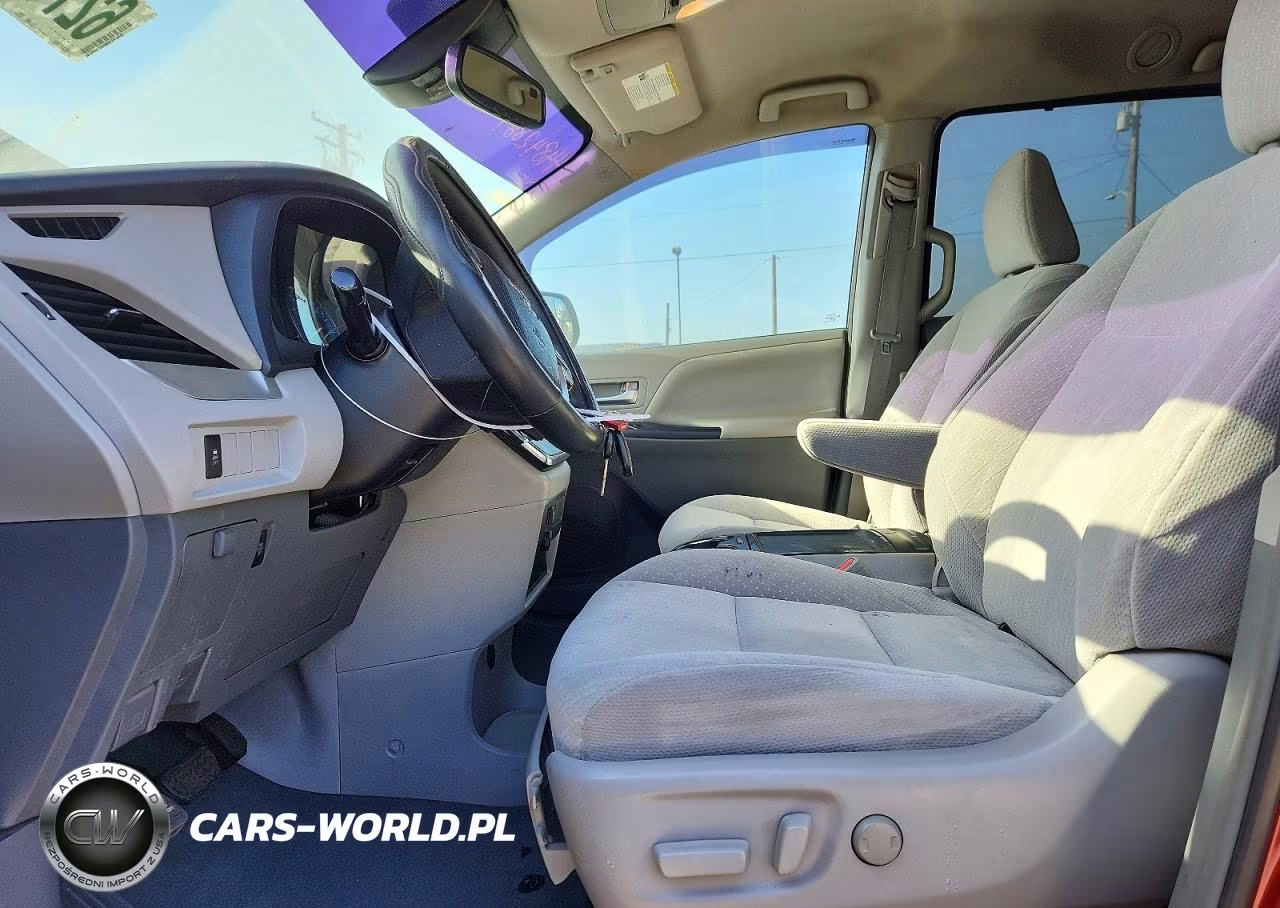2019 Toyota Sienna Le 7 Passenger VIN:5TDKZ3DC4KS995788 - 7