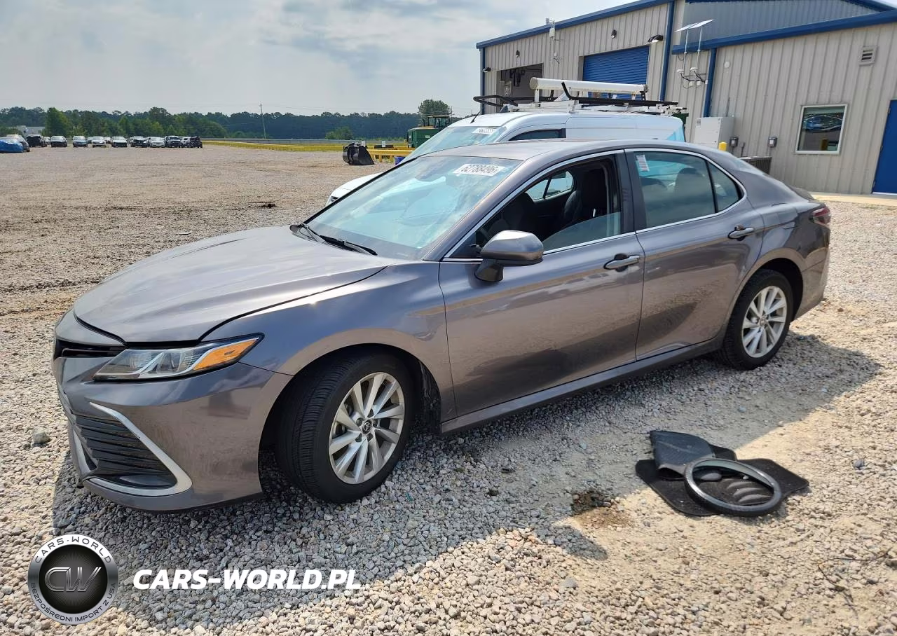 2021 Toyota Camry Le