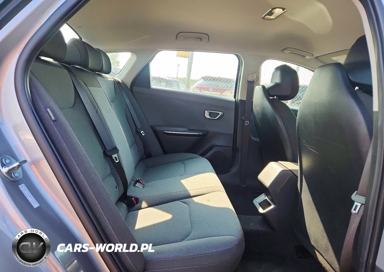 2025 Kia K4 Lxs VIN:3KPFT4DE2SE196452 - 10