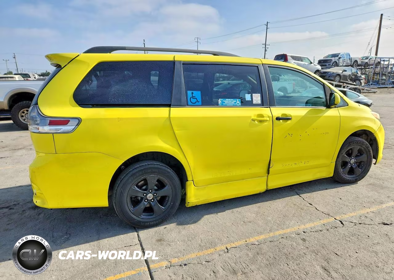 2011 Toyota Sienna Sport VIN:5TDXK3DC3BS083597 - 3