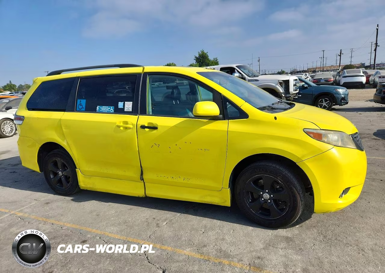 2011 Toyota Sienna Sport VIN:5TDXK3DC3BS083597 - 4
