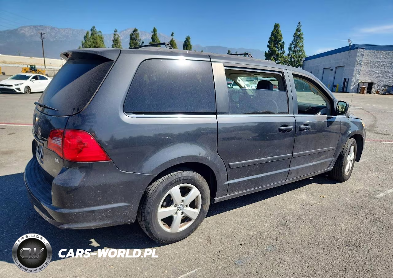 2011 Volkswagen Routan Se VIN:2V4RW3DG9BR766550 - 3