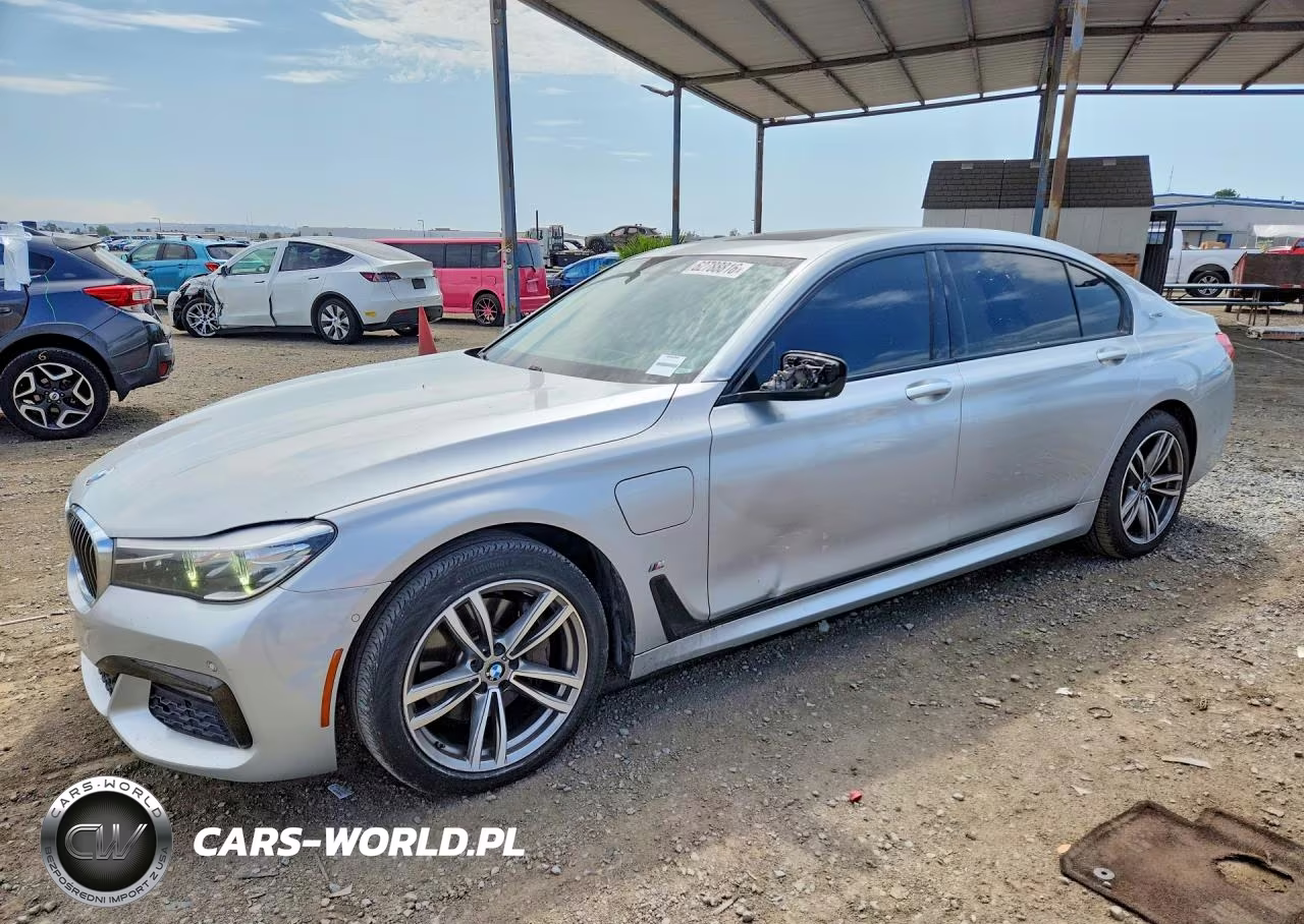 2017 BMW 740 Xe