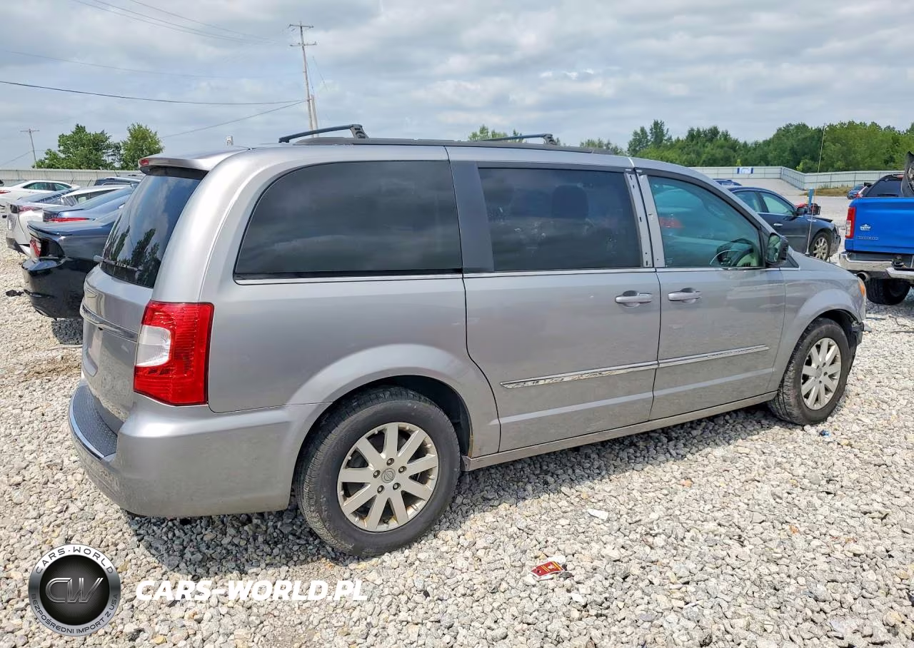 2016 Chrysler Town & Country Touring VIN:2C4RC1BG5GR157179 - 3