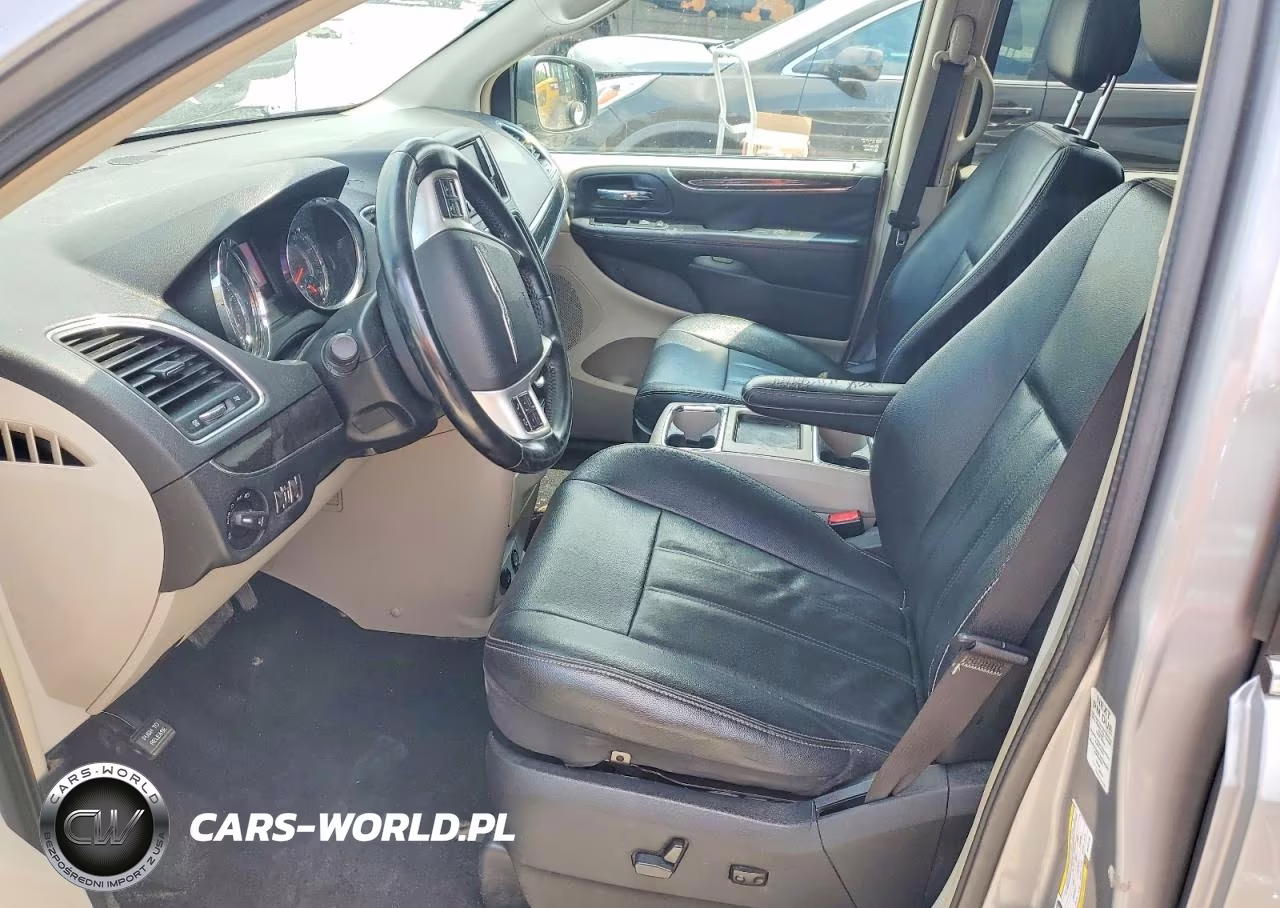 2016 Chrysler Town & Country Touring VIN:2C4RC1BG5GR157179 - 7
