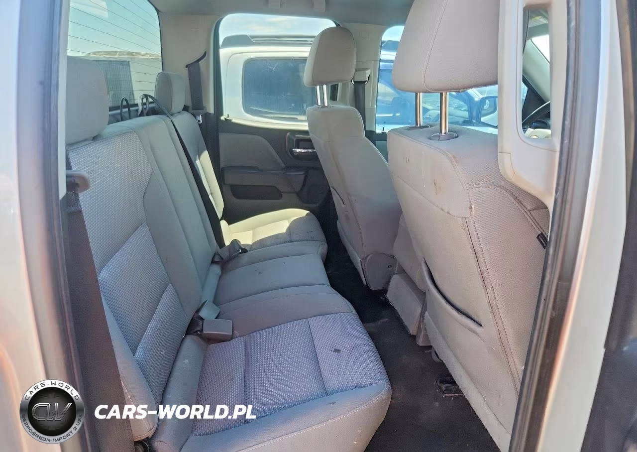 2018 Chevrolet Silverado K1500 Custom VIN:1GCVKPEC7JZ335121 - 10