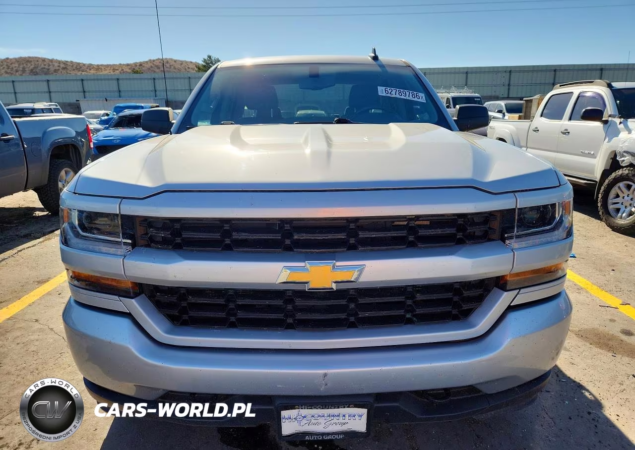 2018 Chevrolet Silverado K1500 Custom VIN:1GCVKPEC7JZ335121 - 5
