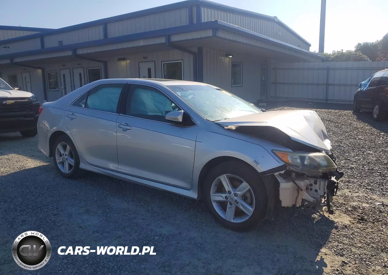 2013 Toyota Camry Se VIN:4T1BF1FK0DU640175 - 4