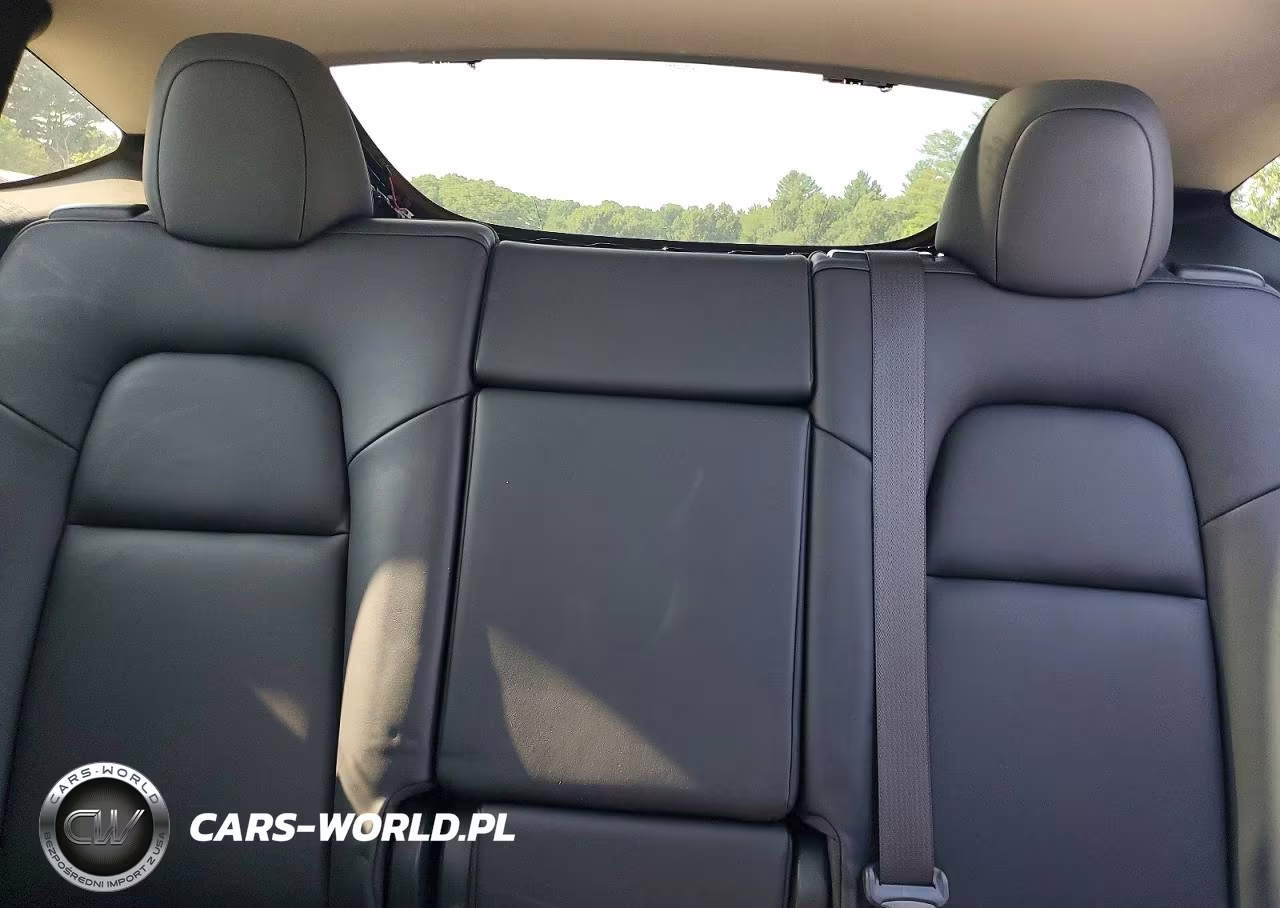 2021 Tesla Model Y VIN:5YJYGDED3MF107729 - 10