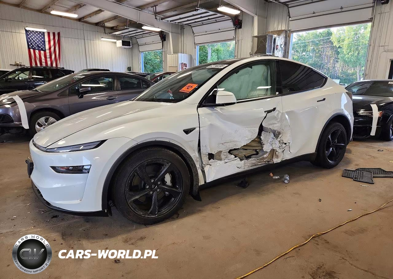 2026 Tesla Model Y VIN:7SAYGDEE2TF439591 - 1