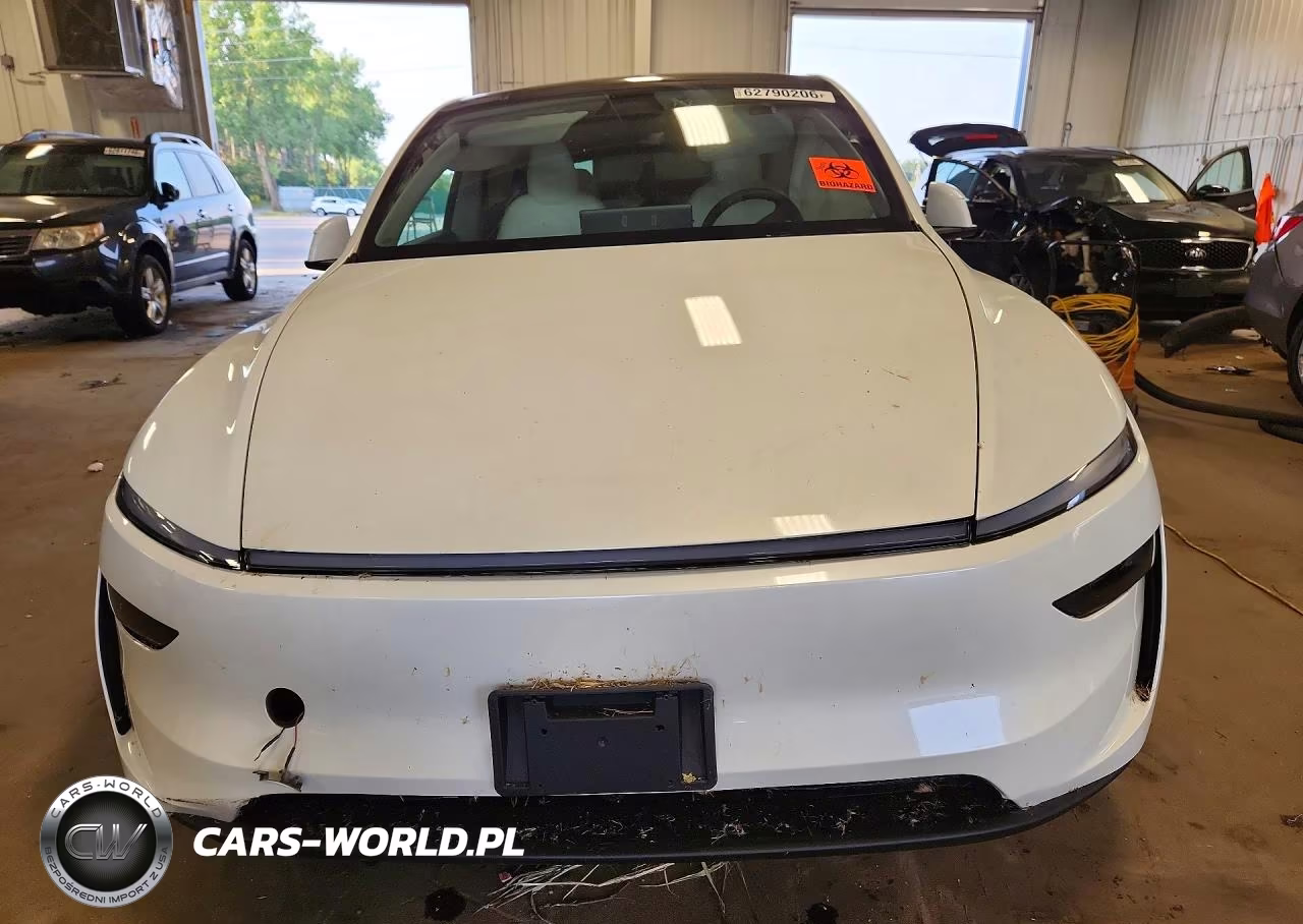 2026 Tesla Model Y VIN:7SAYGDEE2TF439591 - 5