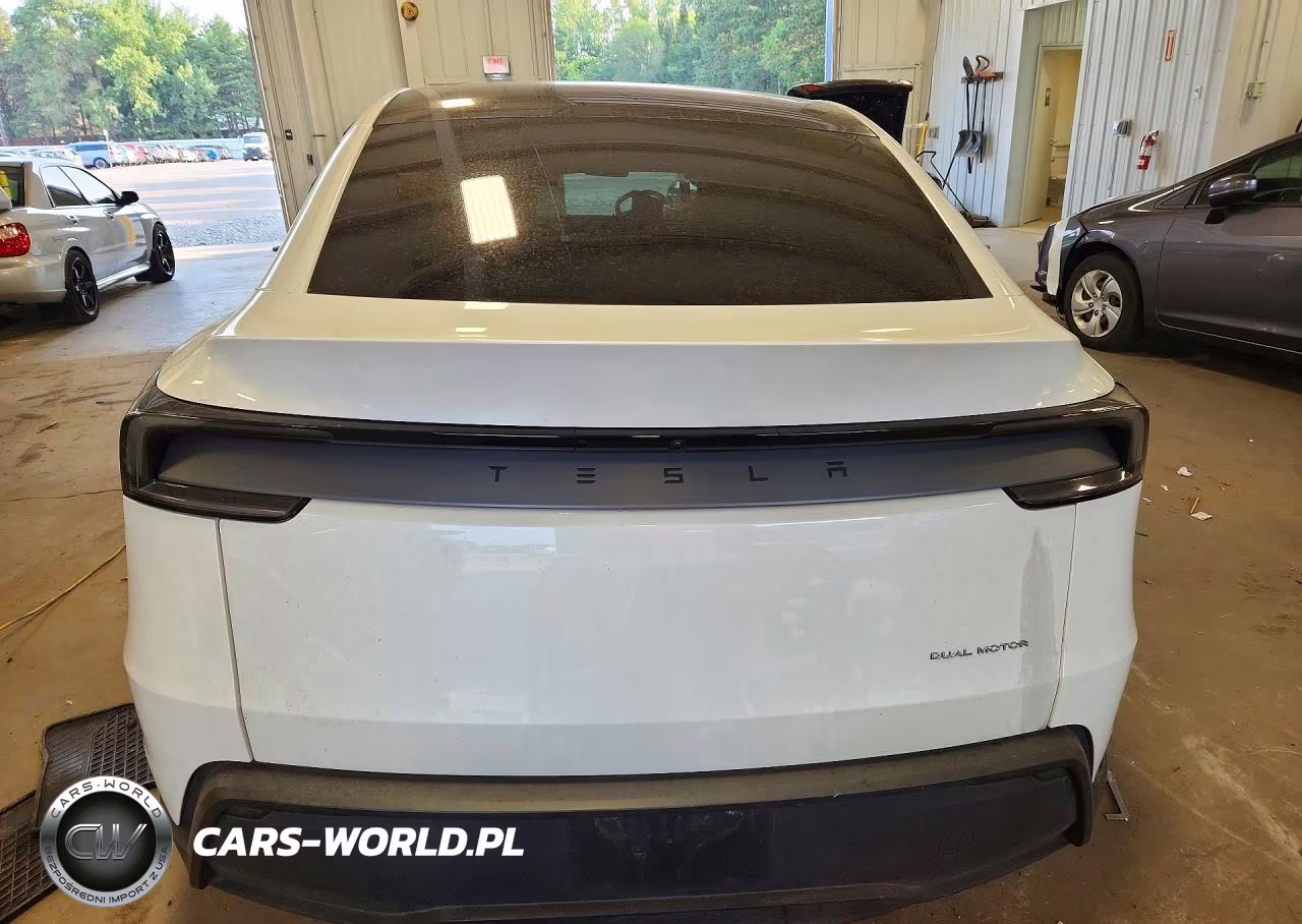 2026 Tesla Model Y VIN:7SAYGDEE2TF439591 - 6