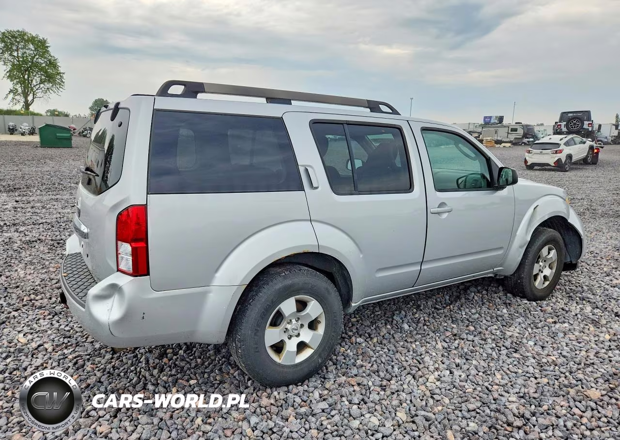 2011 Nissan Pathfinder S VIN:5N1AR1NB2BC618136 - 3