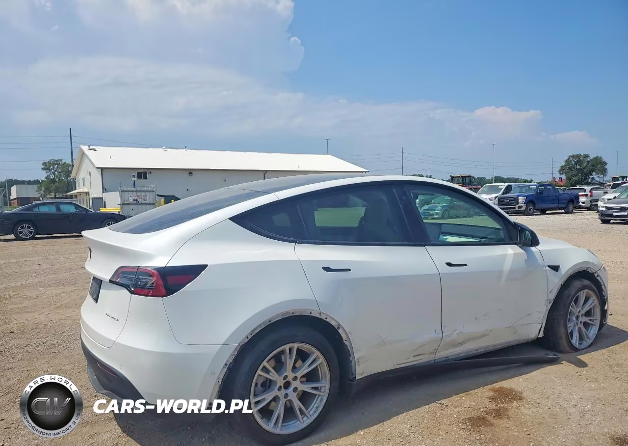 2021 Tesla Model Y VIN:5YJYGDEE1MF243625 - 3