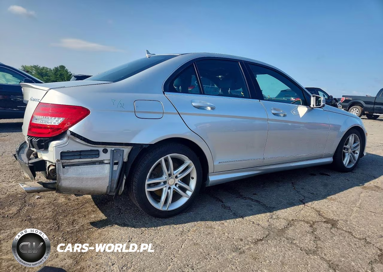2013 Mercedes-Benz C 300 4Matic VIN:WDDGF8AB7DA843808 - 3
