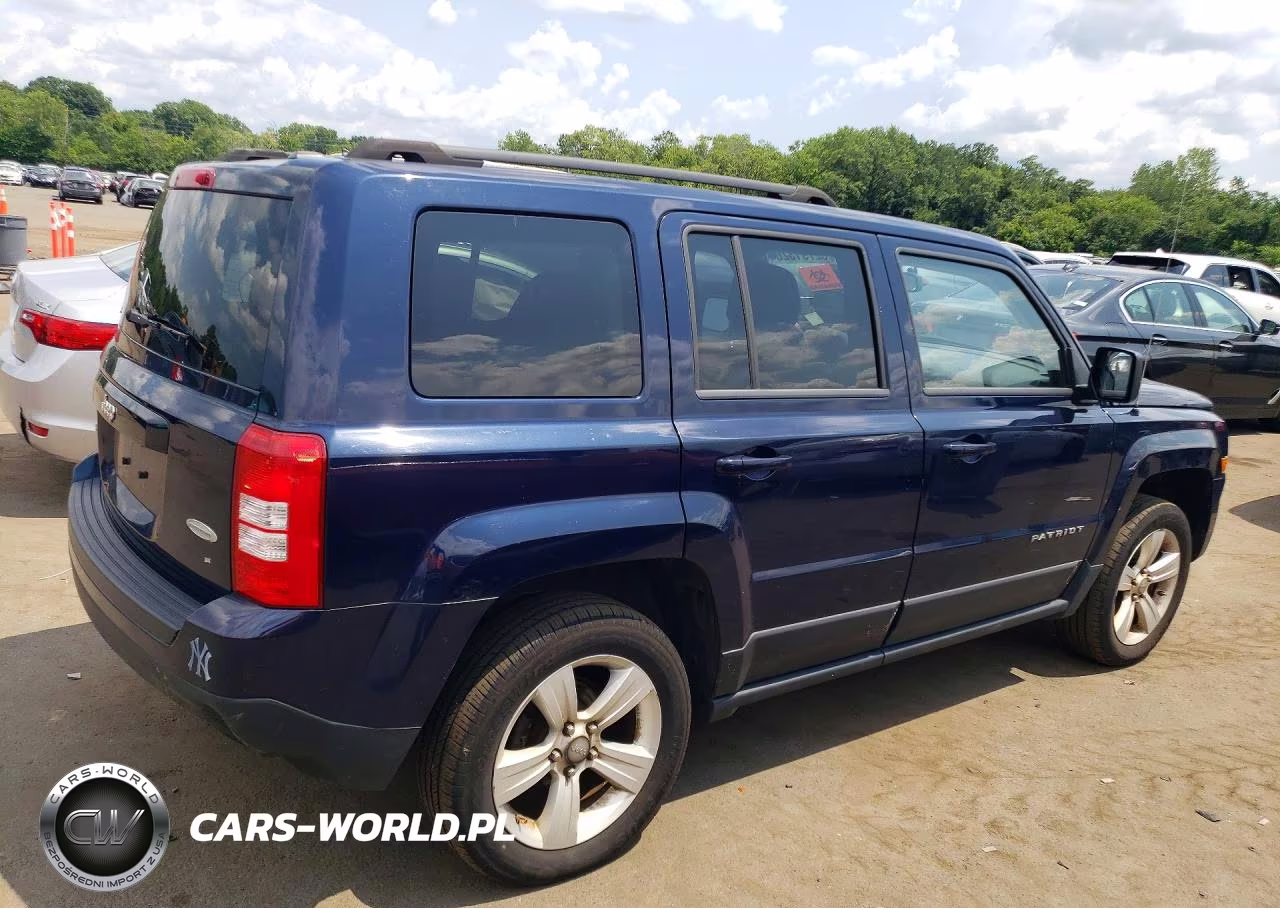 2012 Jeep Patriot Latitude VIN:1C4NJRFB8CD625002 - 3