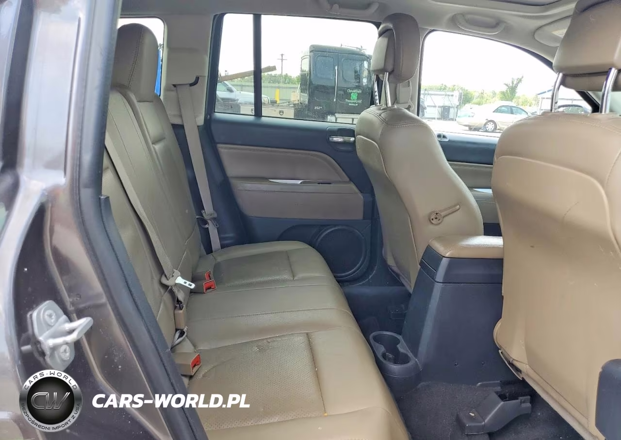 2015 Jeep Compass Latitude VIN:1C4NJCEA7FD170878 - 11