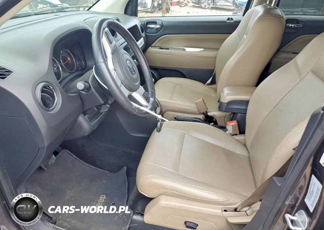 2015 Jeep Compass Latitude VIN:1C4NJCEA7FD170878 - 7