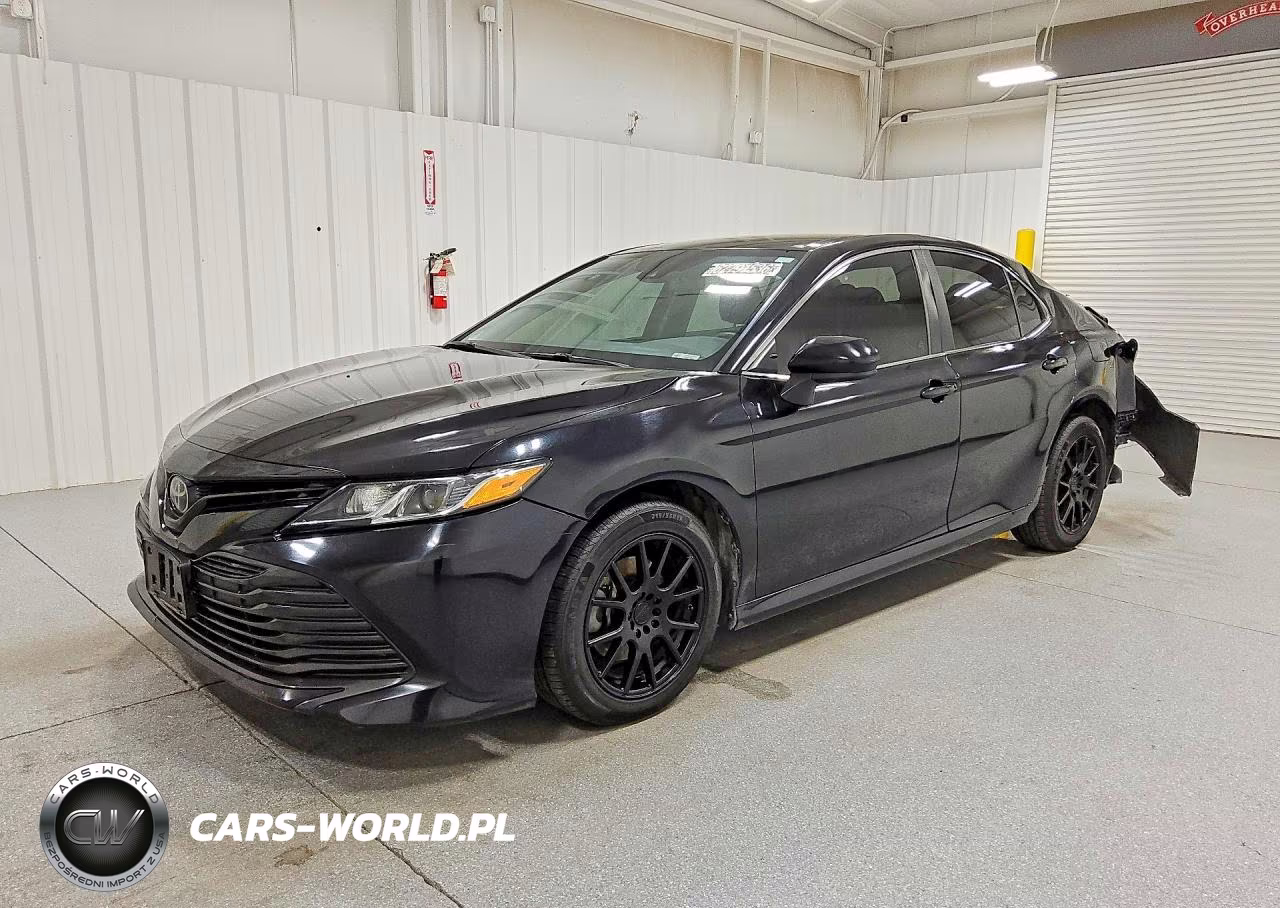 2018 Toyota Camry Le – zdjęcie 1 z 12