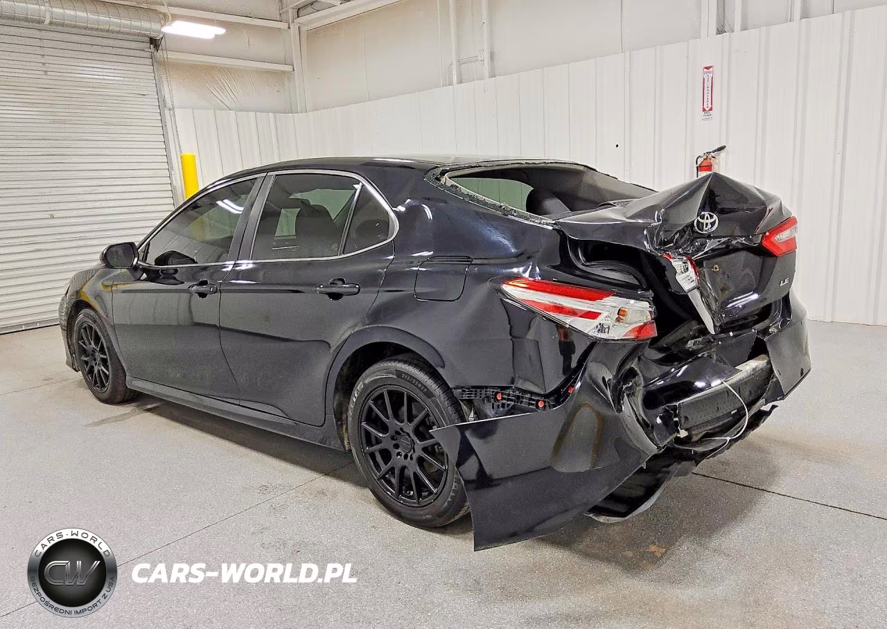 2018 Toyota Camry Le VIN:4T1B11HK6JU596268 - 2