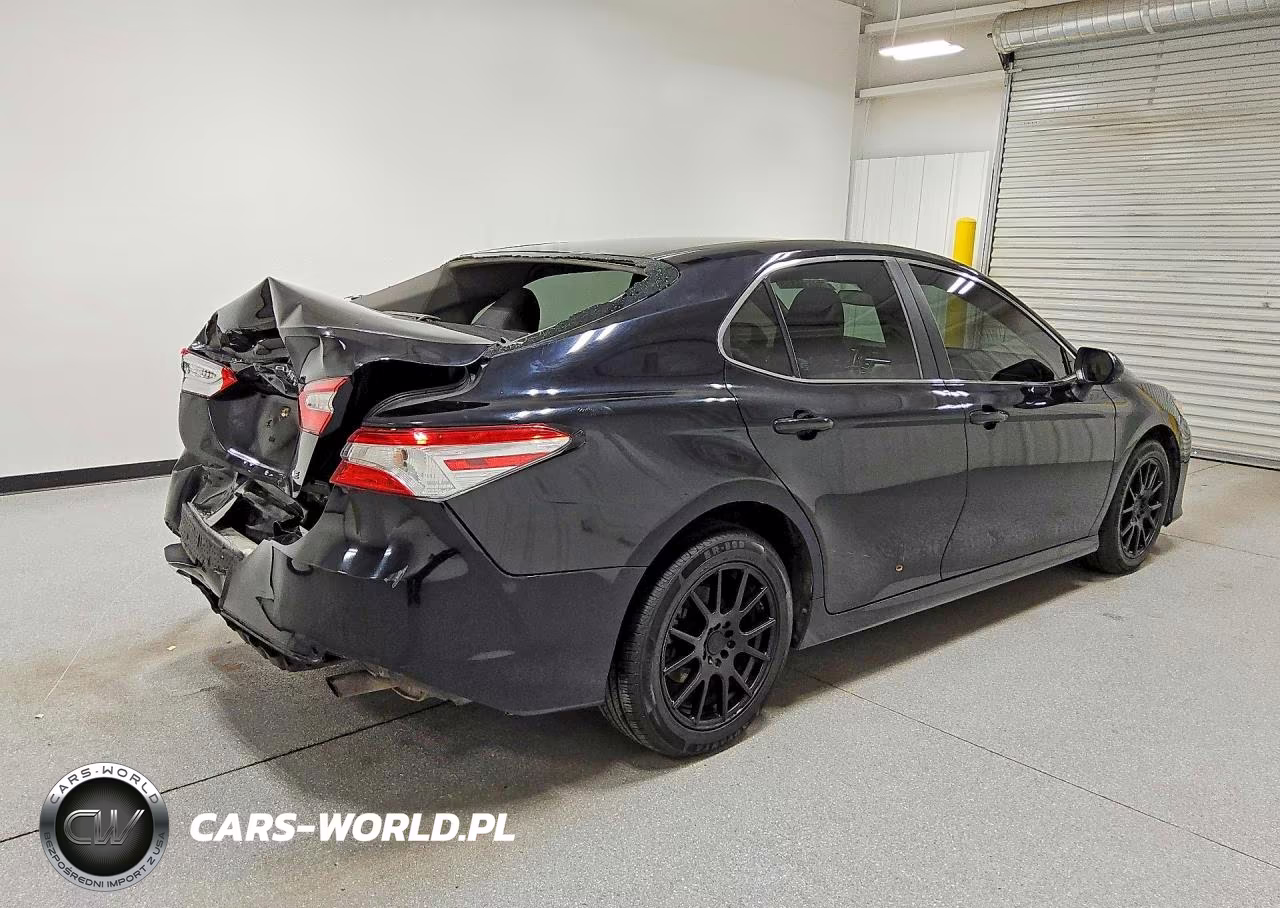 2018 Toyota Camry Le VIN:4T1B11HK6JU596268 - 3