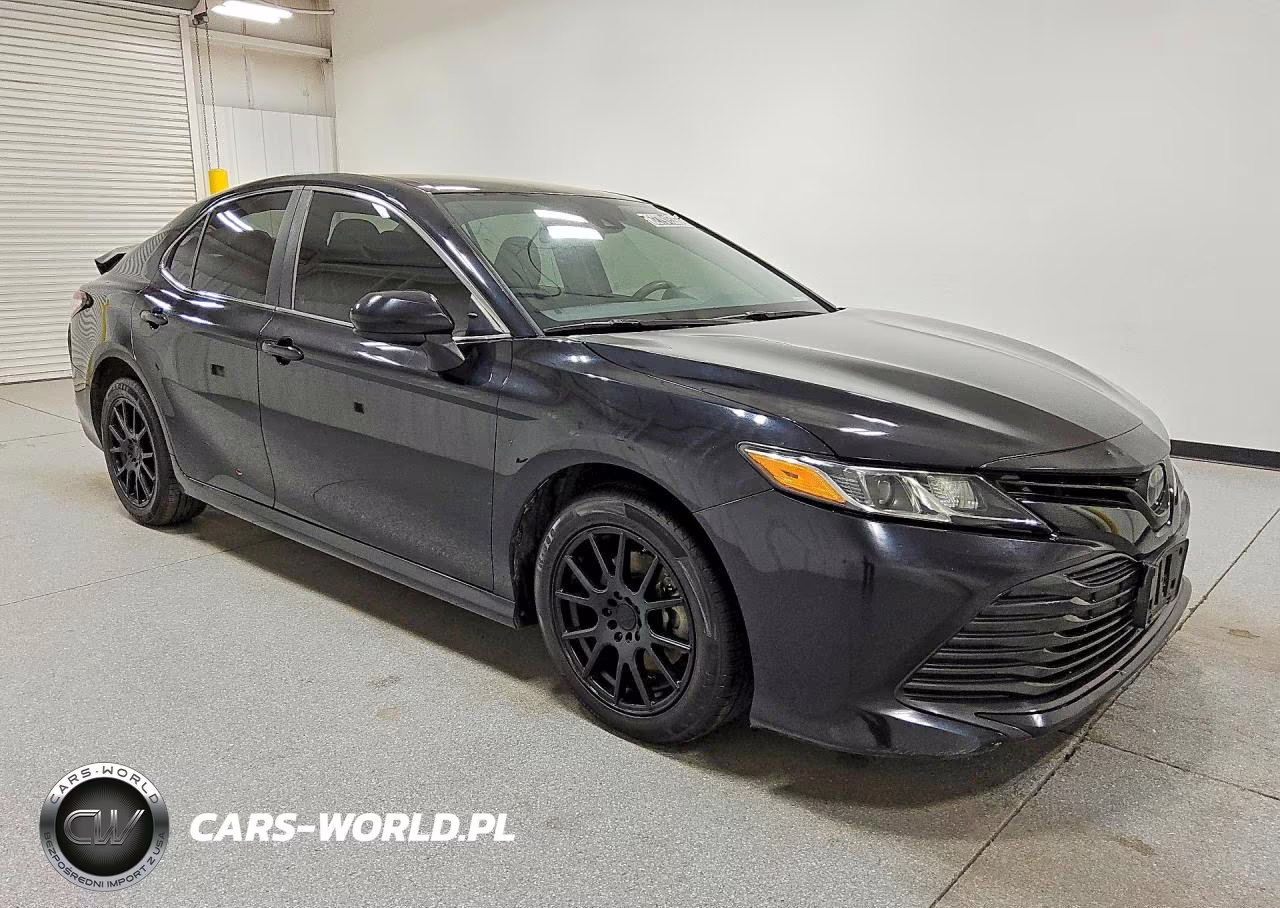 2018 Toyota Camry Le VIN:4T1B11HK6JU596268 - 4