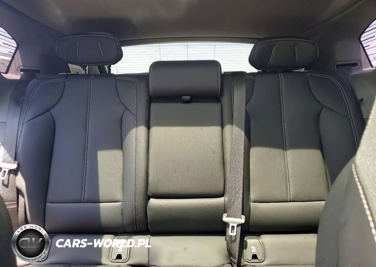 2025 Cadillac Optiq Luxury VIN:3GYK3BMRXSS267902 - 10