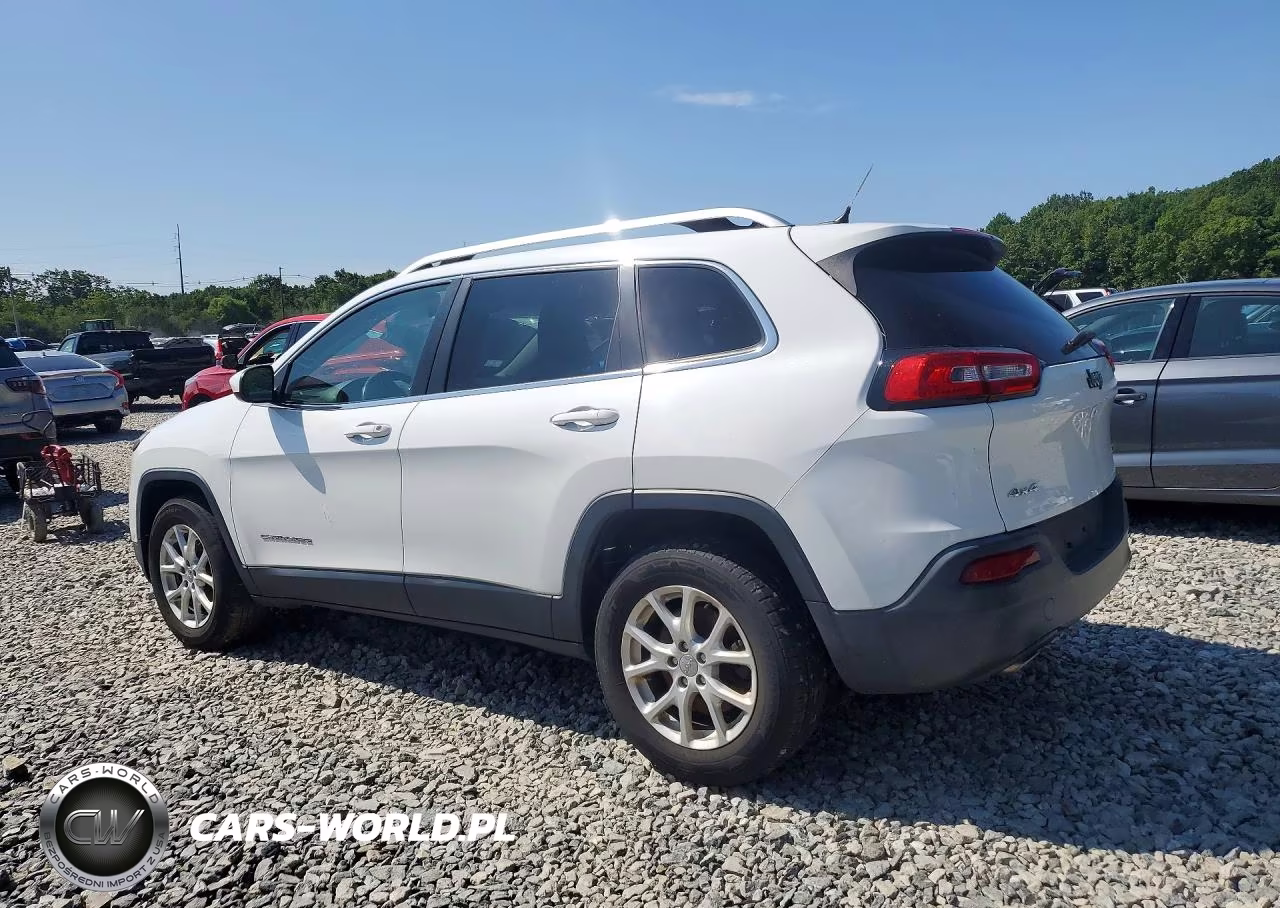2015 Jeep Cherokee Latitude VIN:1C4PJMCBXFW624734 - 2