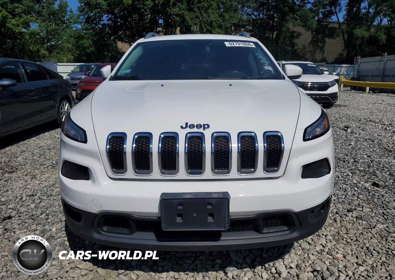 2015 Jeep Cherokee Latitude VIN:1C4PJMCBXFW624734 - 5
