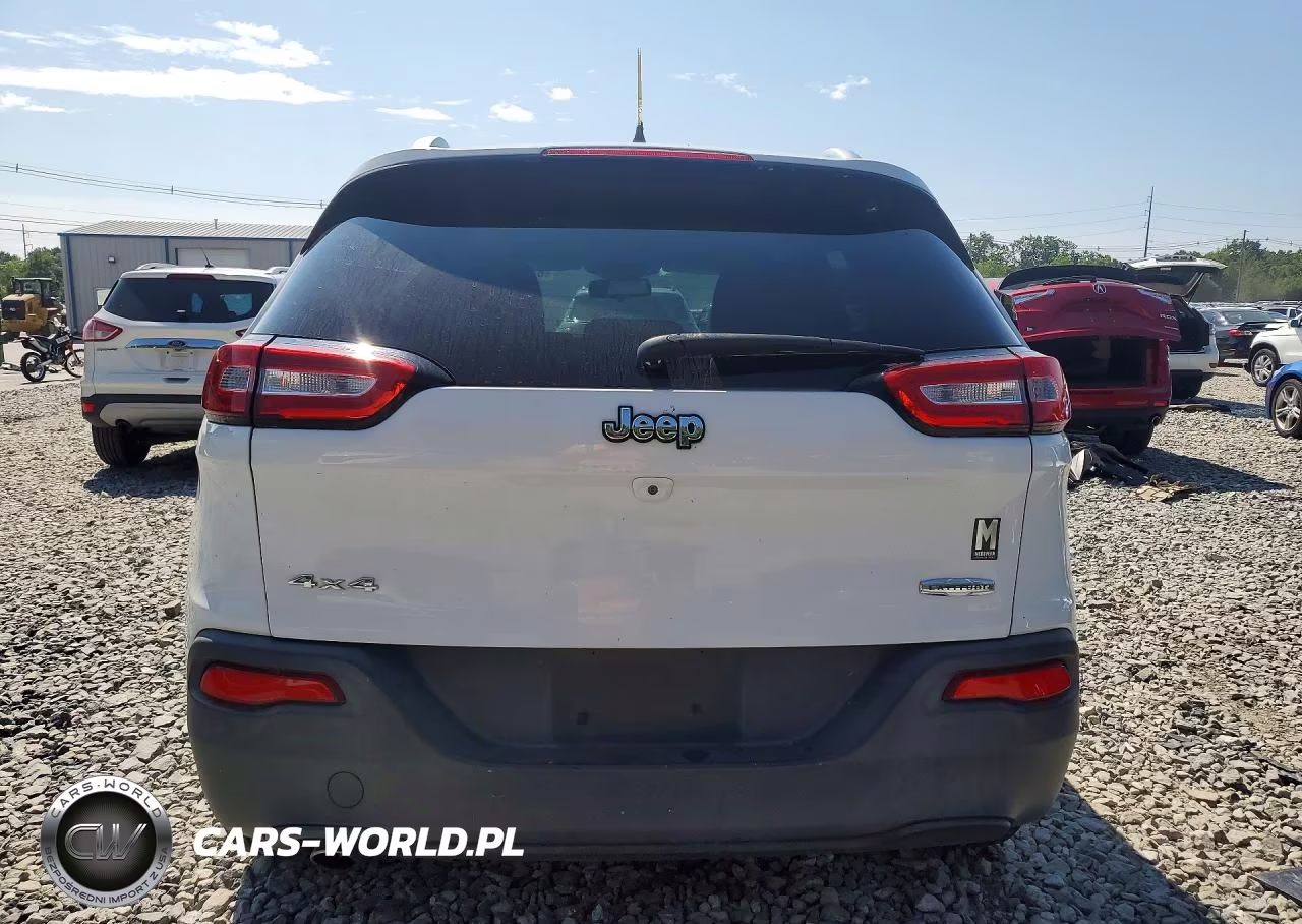 2015 Jeep Cherokee Latitude VIN:1C4PJMCBXFW624734 - 6