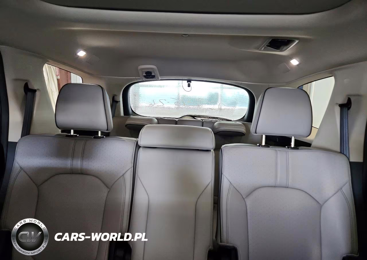 2025 Honda Pilot Elite VIN:5FNYG1H84SB151362 - 10
