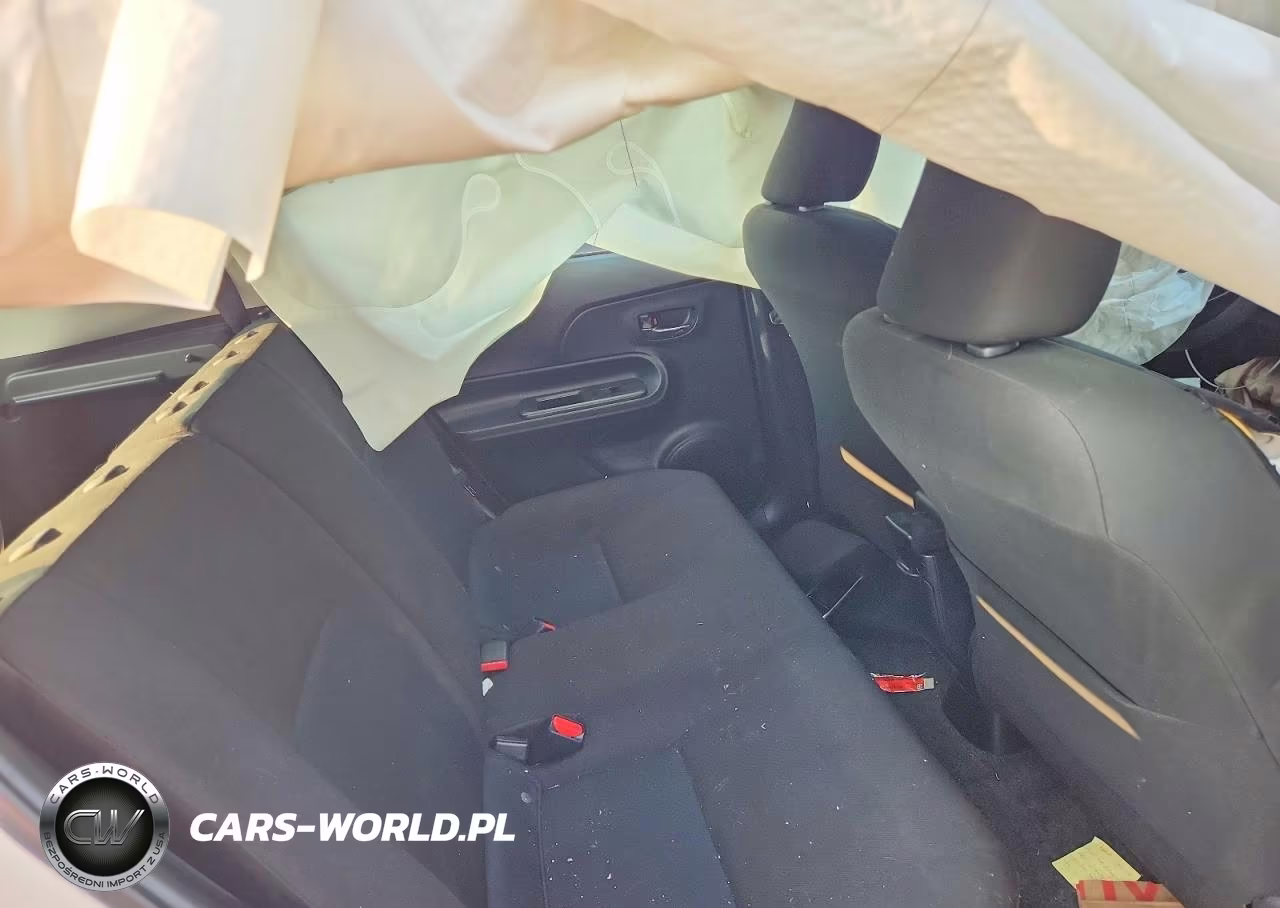 TOYOTA PRIUS C VIN:JTDKDTB31J1612810 - 10