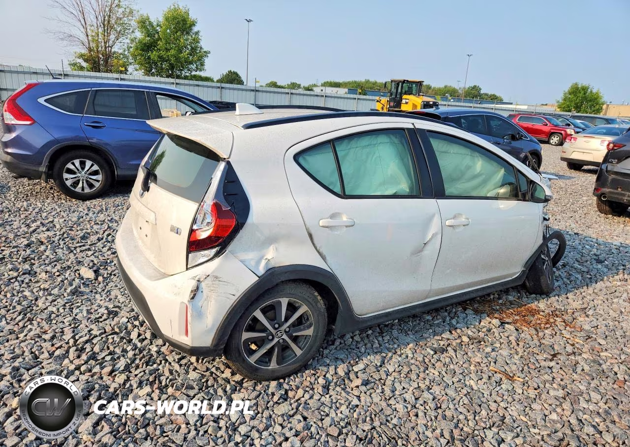 TOYOTA PRIUS C VIN:JTDKDTB31J1612810 - 3