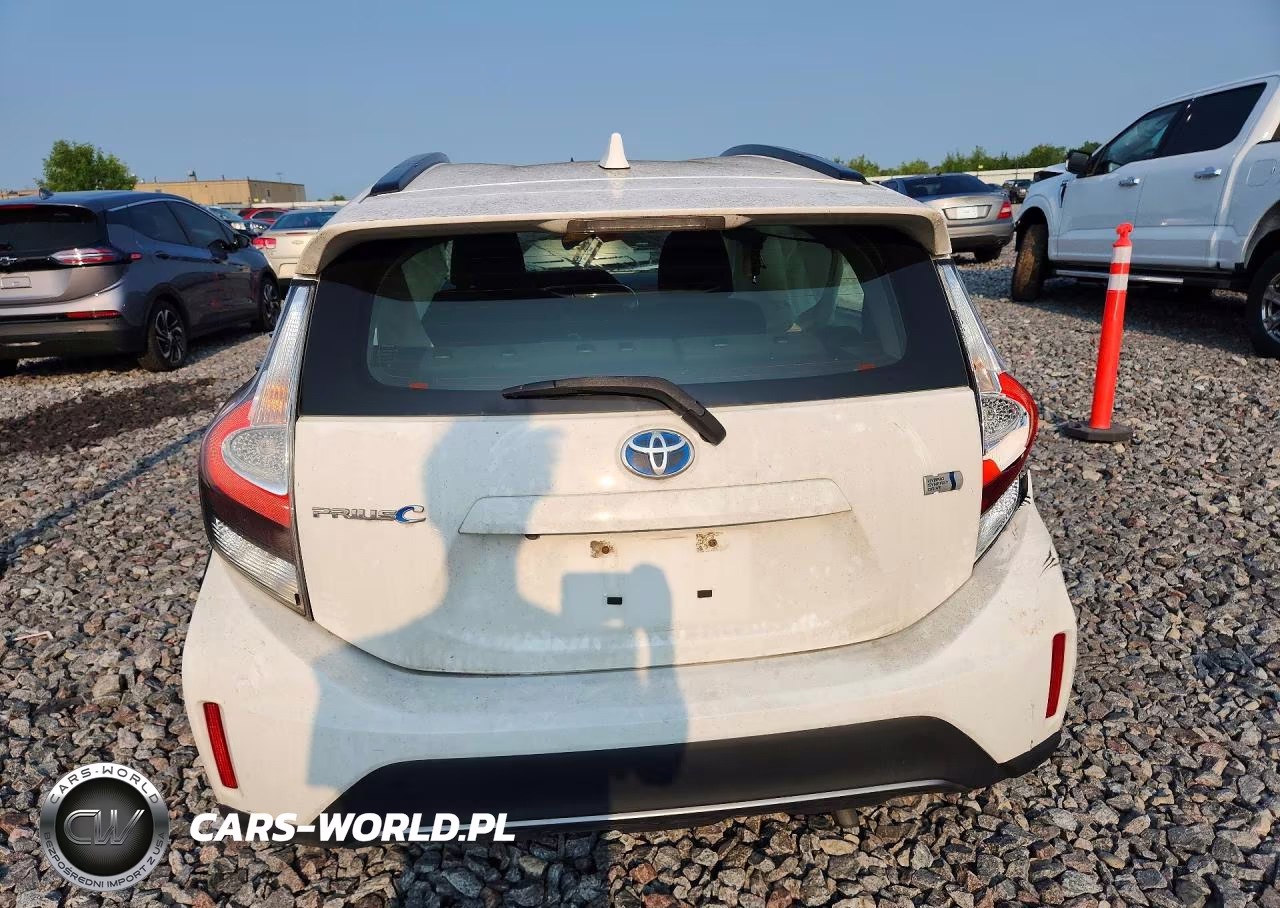 TOYOTA PRIUS C VIN:JTDKDTB31J1612810 - 6