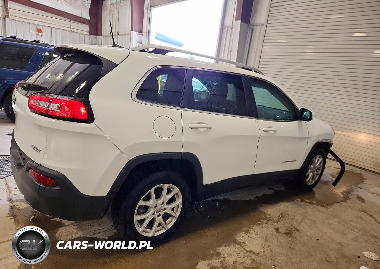 2016 Jeep Cherokee Latitude VIN:1C4PJLCB4GW165583 - 3