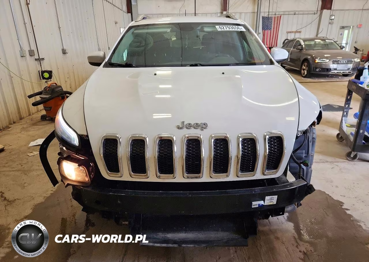 2016 Jeep Cherokee Latitude VIN:1C4PJLCB4GW165583 - 5