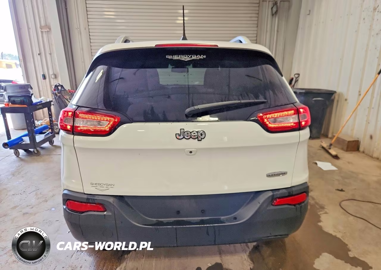 2016 Jeep Cherokee Latitude VIN:1C4PJLCB4GW165583 - 6